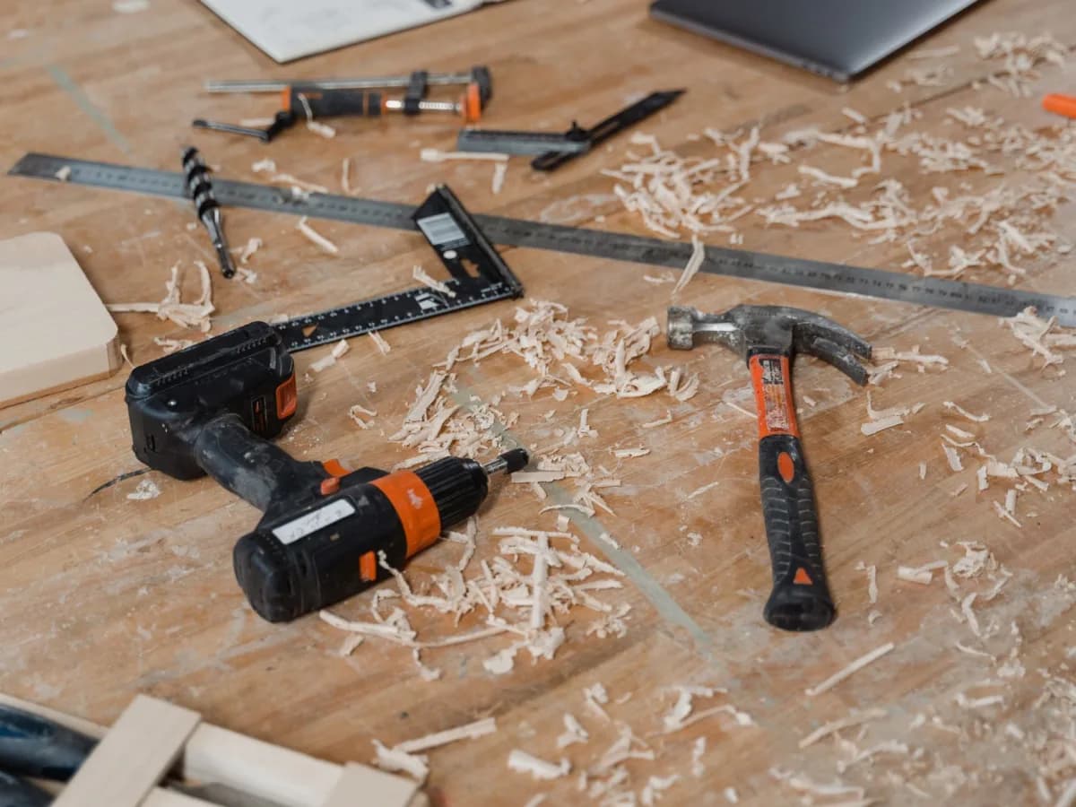 Various tools used by handymen.