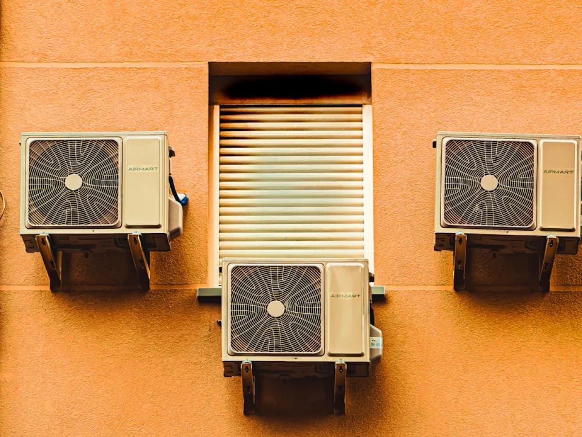 Infographic about air conditioner repair vs replacement costs