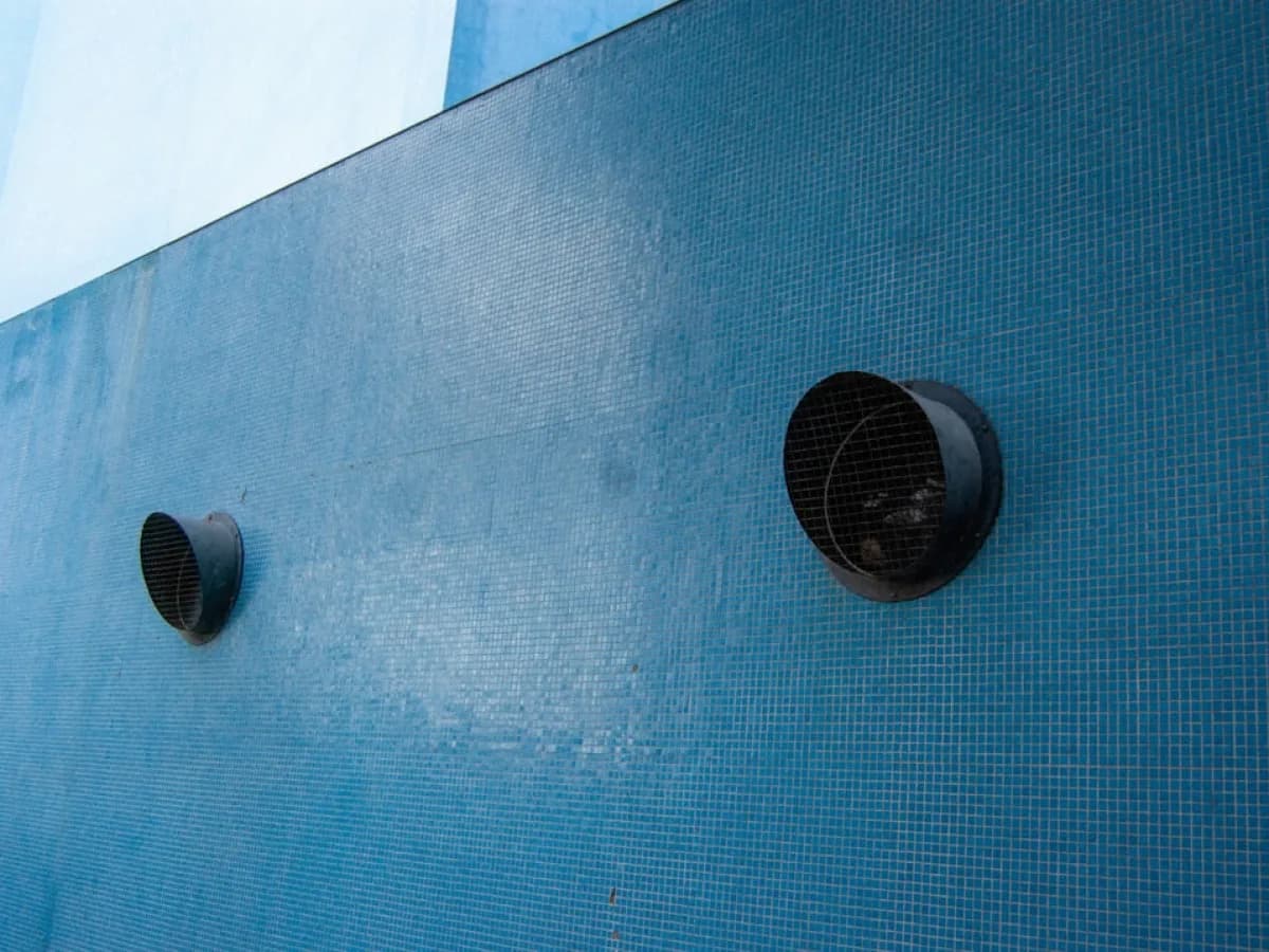 Bathroom with condensation indicating need for fan