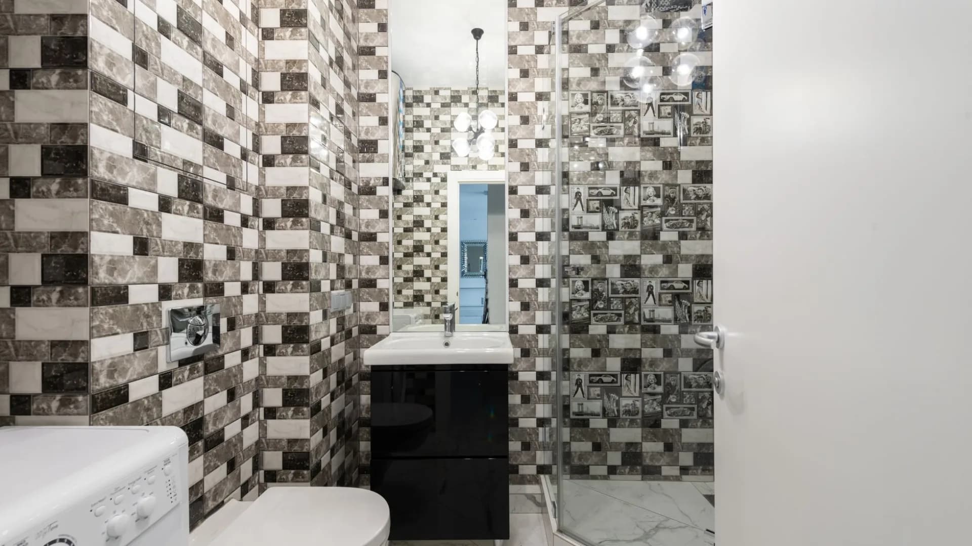 Toilet showing signs of leakage in a bathroom
