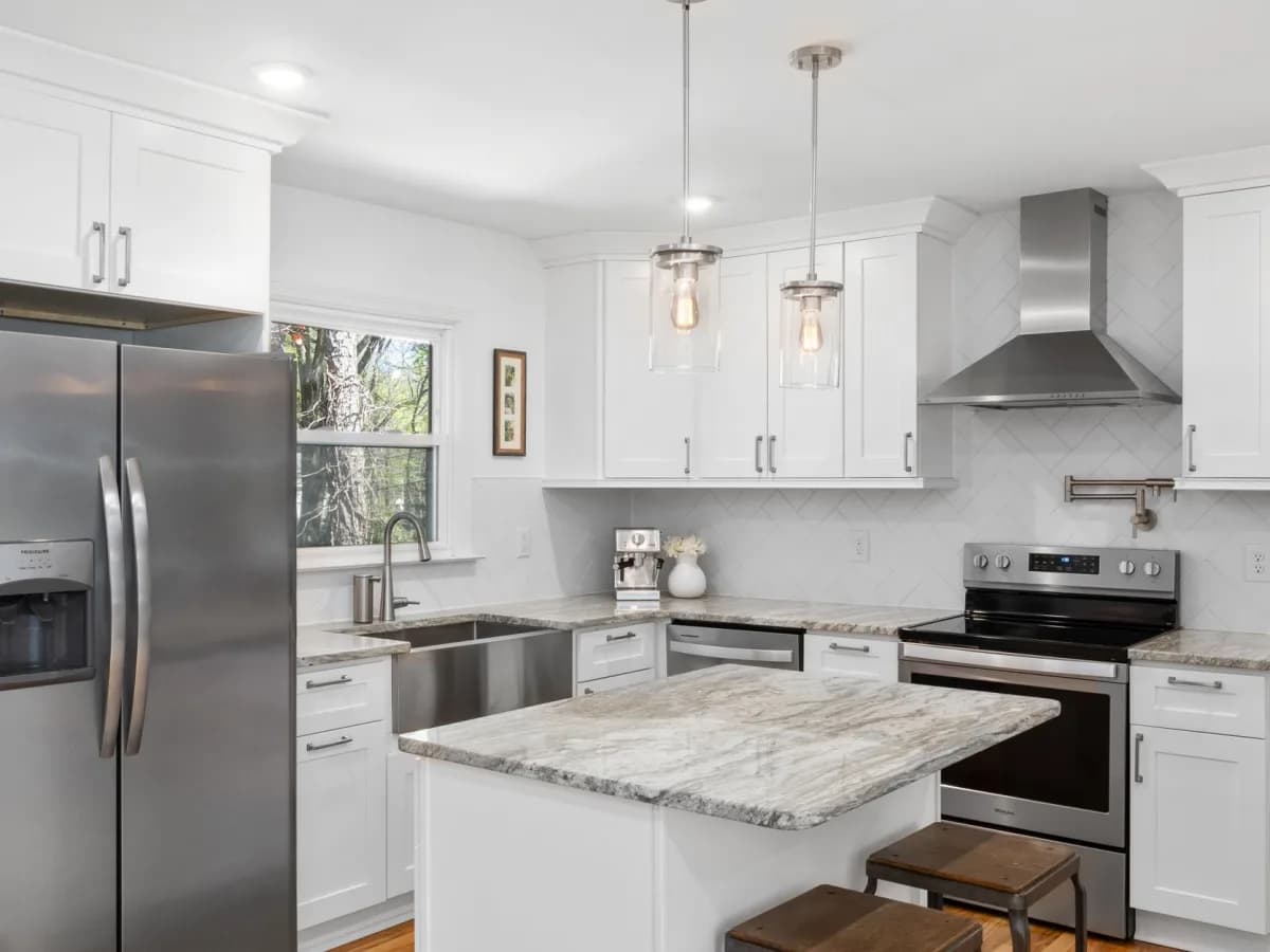 A beautifully renovated modern kitchen ready for family meals.